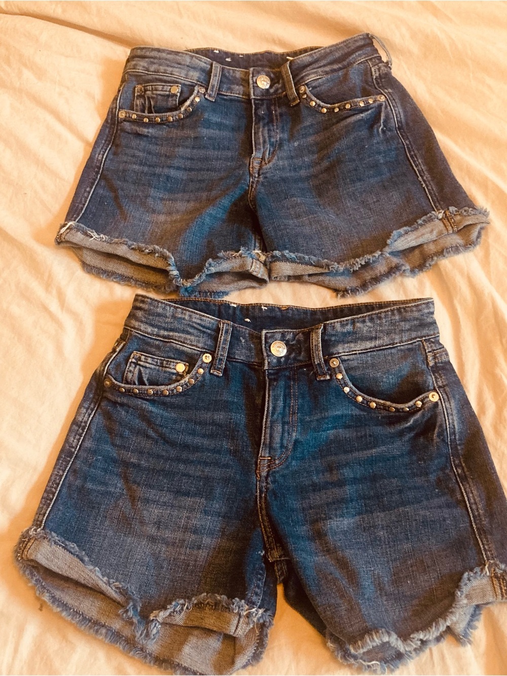 H&M Women's Dark Blue stud Denim Shorts bundle size US2 ( fits size 00-0)